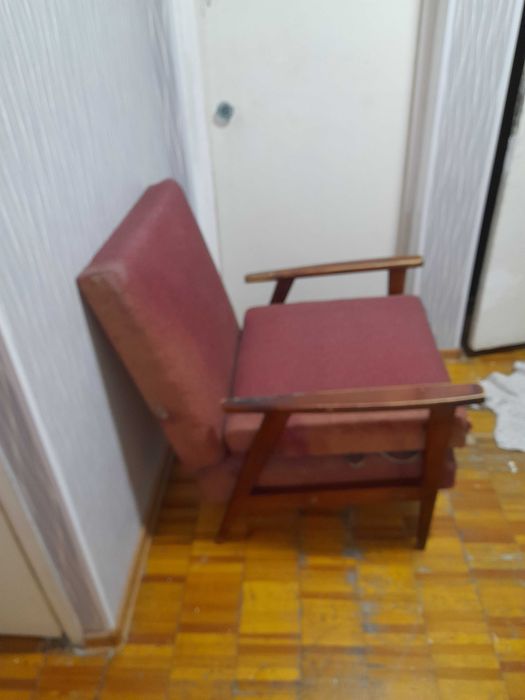 Продаётся шкаф и кресло
