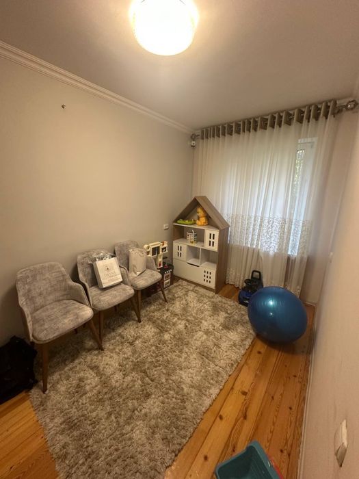 Сдаётся просторная квартира 4/4/4 кирпичного дома в Центре города!