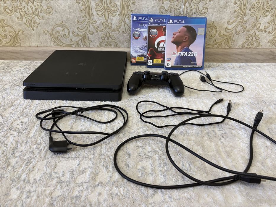 Сони Плестейшен 4