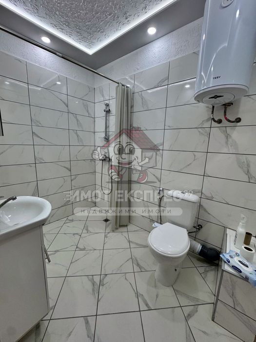 Обзаведен тристаен апартамент, нов, панорамна гледка, кв.Баба Тонка