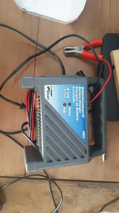 Încărcător baterie auto 12V / 4A – Pro-User CBC4