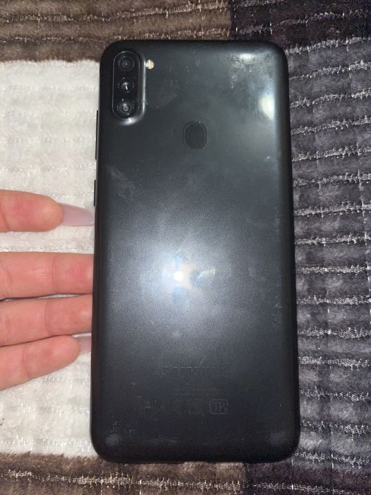 Продаю телефон Samsung A11S