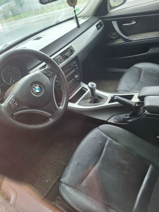BMW 320i 2.0 Benzina 150 CP / 2006 / Manuala / Piele