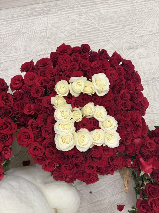 Продам 7 корзин с розами