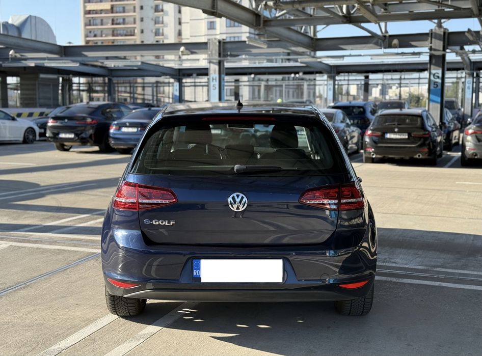 VW Golf Electric - discreta, economica, 15 bani/km, impozit mic, parcare gratuita