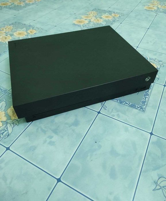 XBOX ONE X 1 TB 2 ta pulti bilan