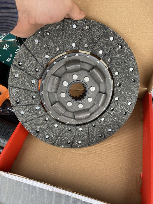 Disc ambreiaj elastic , cu arcuri pentru tractor  Fiat