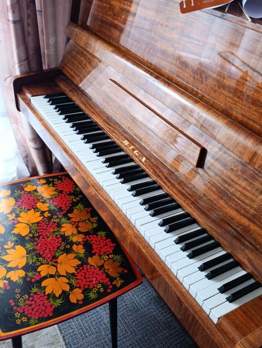 Пианино б.у. "Рига"