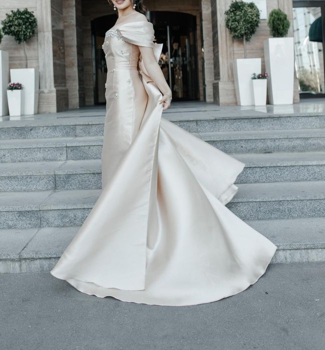 Вечерние платье,