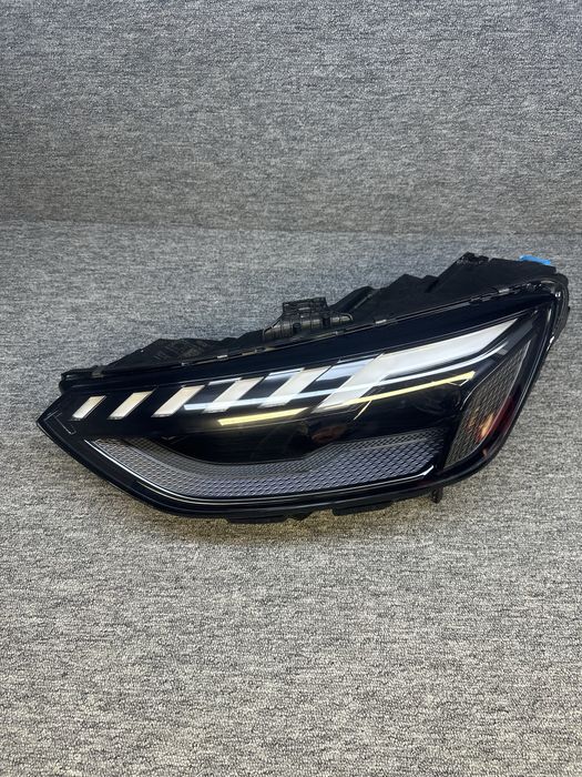 Far stanga Audi A4 Rs4 Matrix led shadowline