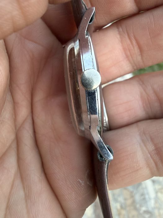 Ceas vechi mecanic  helvetia