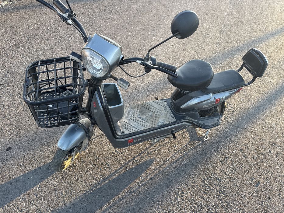 Скутер продам Sk8