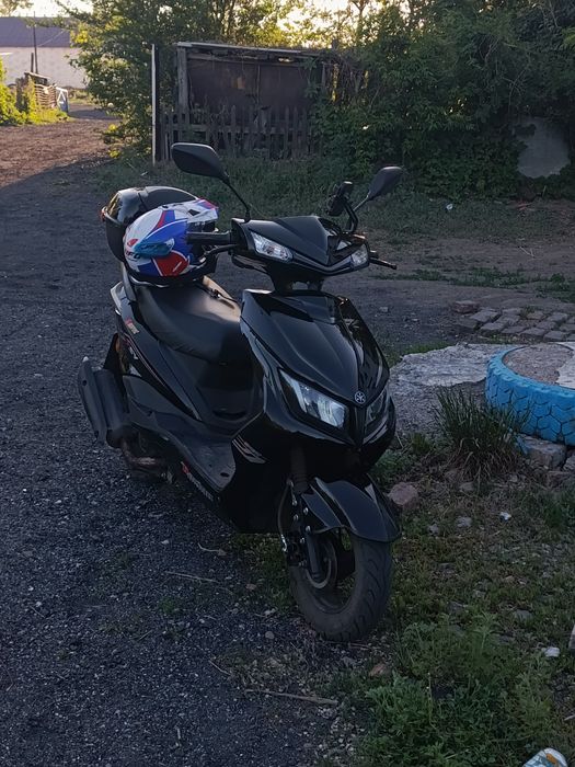 Продам скутер м8 (150сс) на учёте