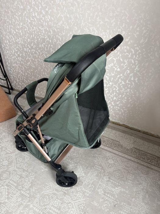 Продаю прогулочную коляску