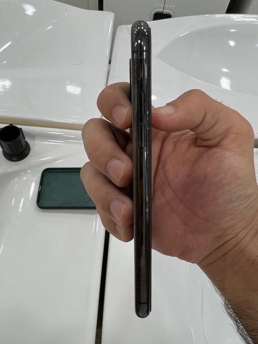 iphone XS продается.