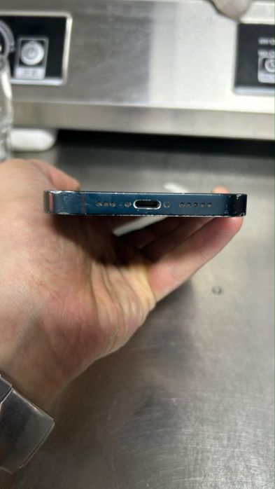 Продам Iphone 14