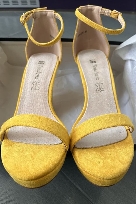 Елегантни велурени обувки, TendenZ