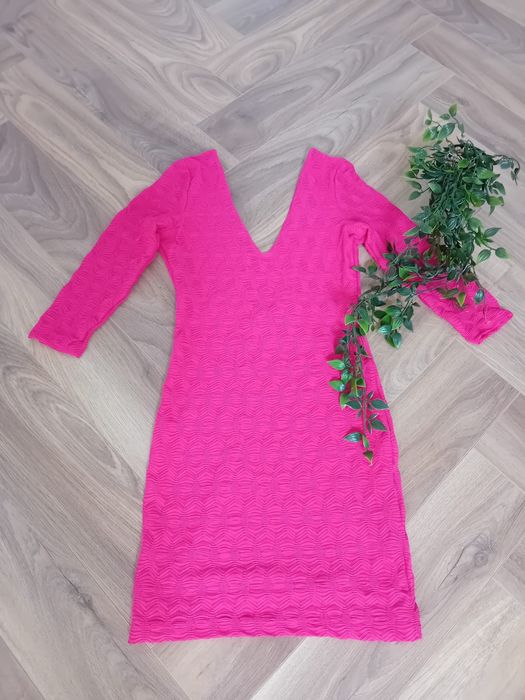 Rochie roz, H&M, impecabilă.
