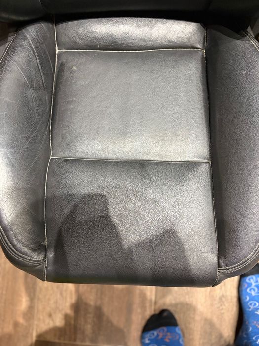 Седалки за А4 Б7