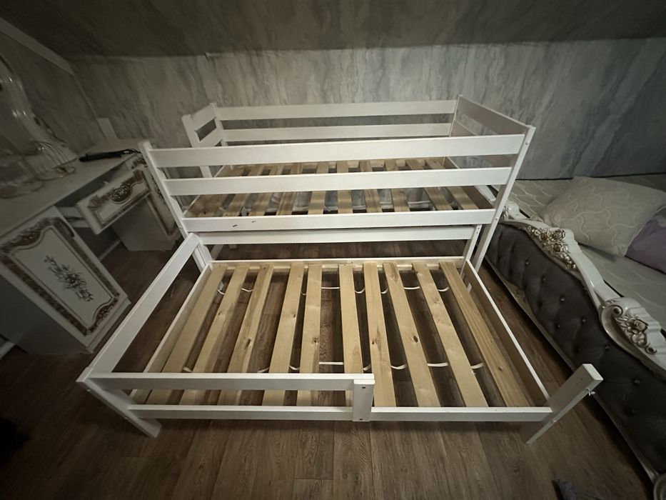 Продам детски кровать двух ярусный