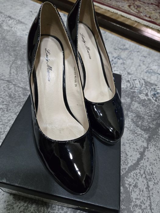 Женские туфли и босоножки