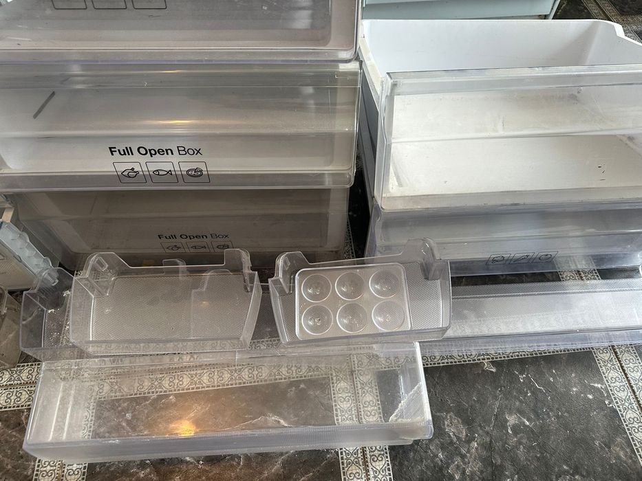 Продам полки, ящики, кармашки от холодильников