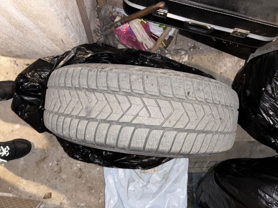 Джанти 17 цола със зимни гуми 215/55/17 от Шкода Кодиак