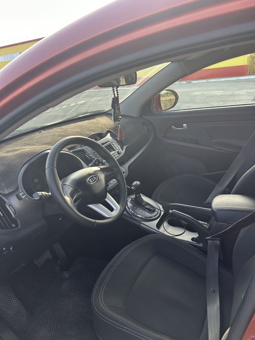 Киа  спортейдж 2011 года