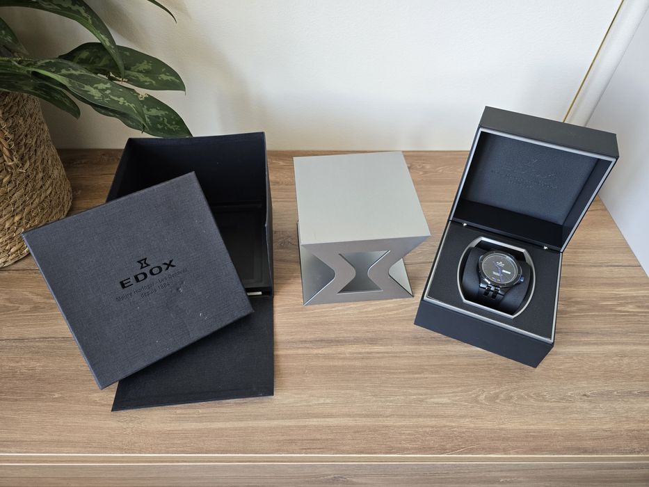 Механические швейцарские часы  Edox Delfin