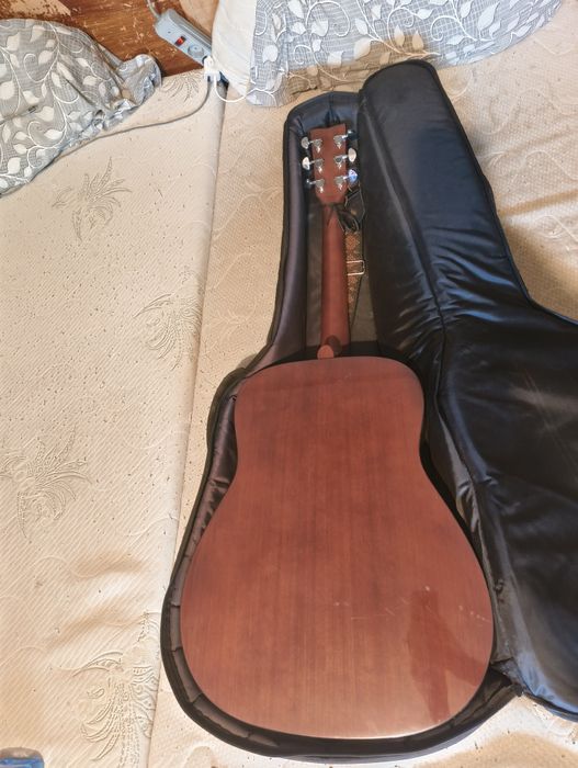 Yamaha FG-413S + husă Bandiera - chitară acustică cu faţă din lemn masiv