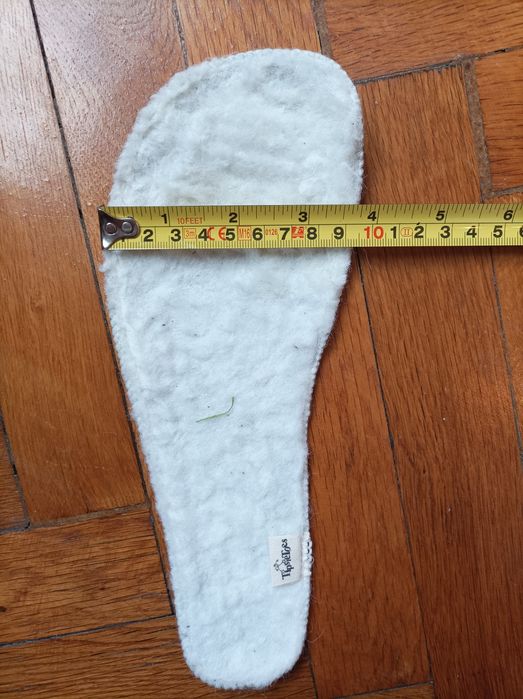 Продавам боси обувки естествена кожа