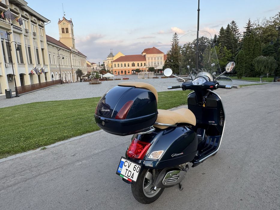 Piaggio Vespa GTS 300 ie