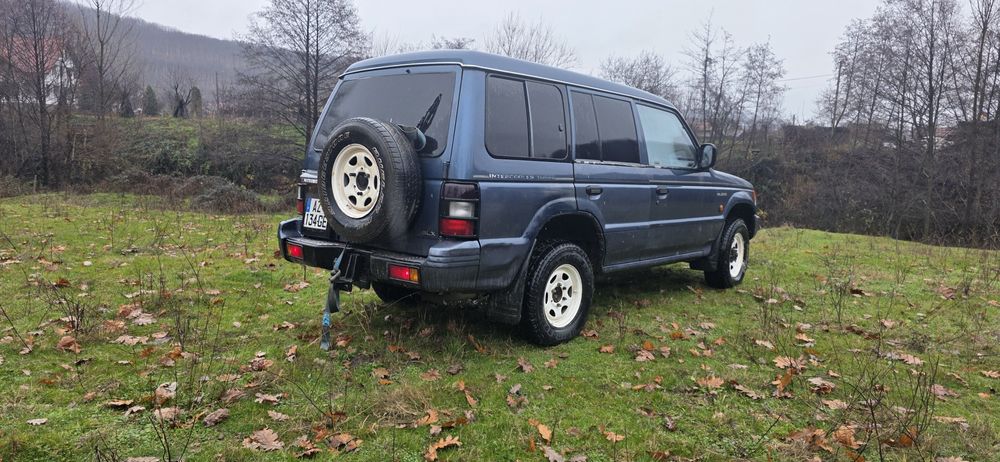 Mitsubishi Pajero MK2 2.5 D 4x4
An 1992
Km 230.000
Cutie Manula 
Mic M