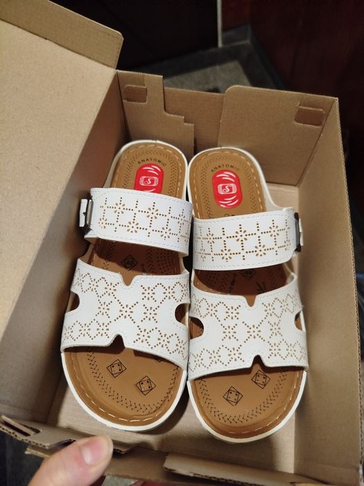 Нови бели чехли 40 номер