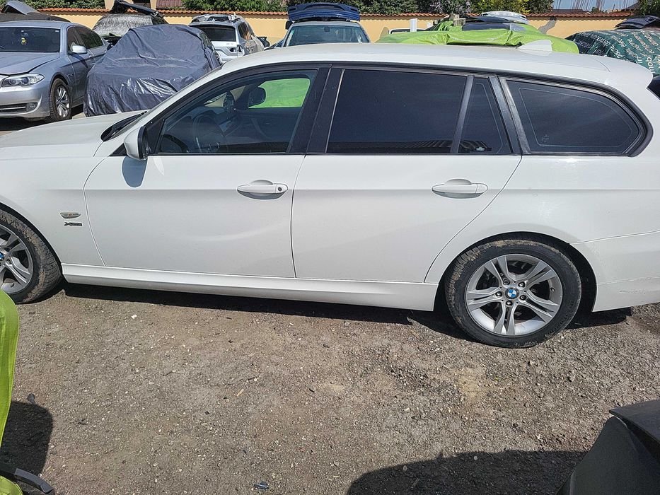 Dezmembrez bmw seria 3 e91 320d xdrive an 2010 177 cp cutie automata volan stanga