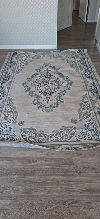 Продам ковёр бу 260×180