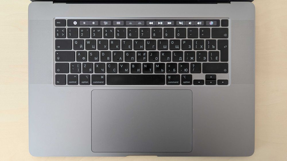 MacBook Pro 16" Core i7 2,6GHz 16GB RAM 500GB SSD (RU keyboard)