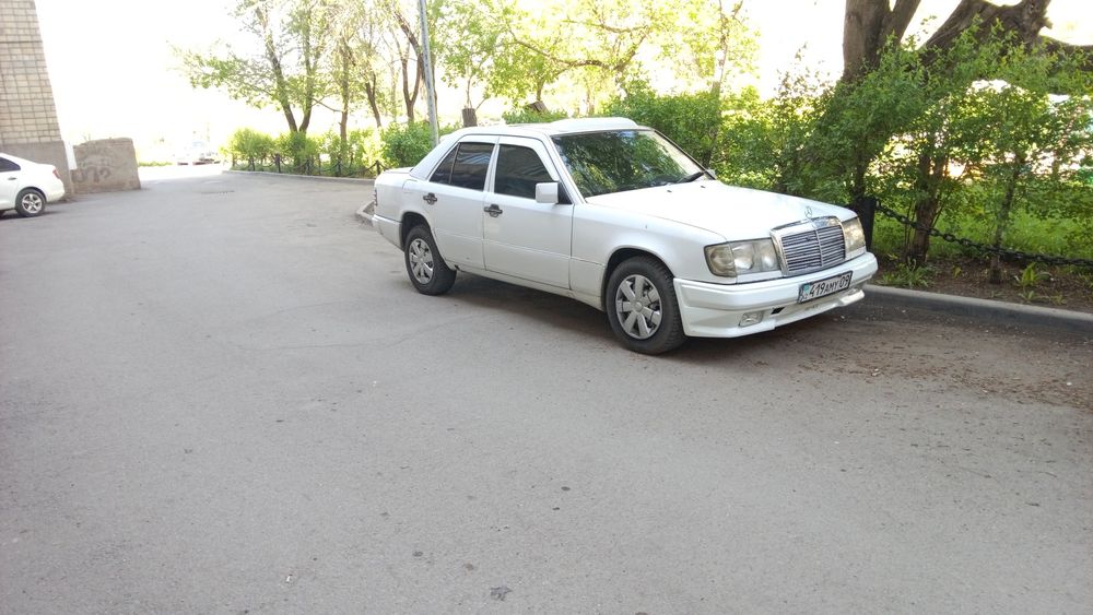 Продам  мерседес 124