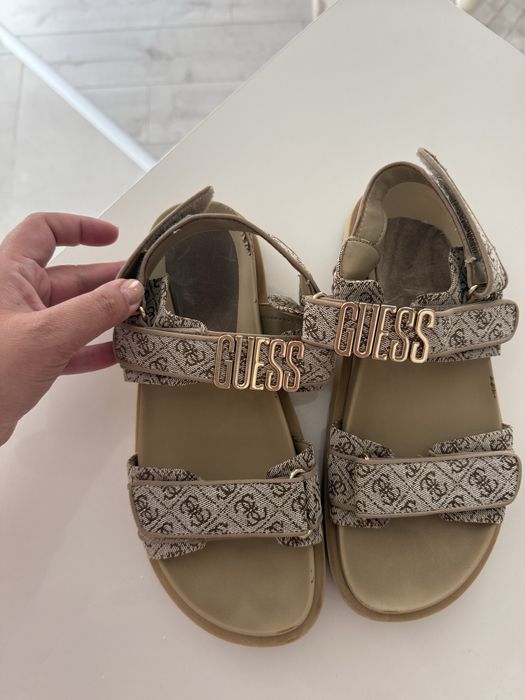 Дамски сандали Guess