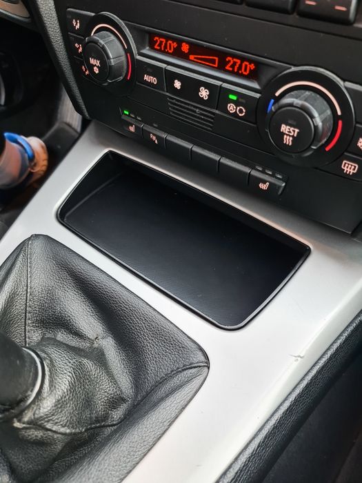 Tavita / suport telefon cu incarcare wireless pt Bmw e90 seria trei