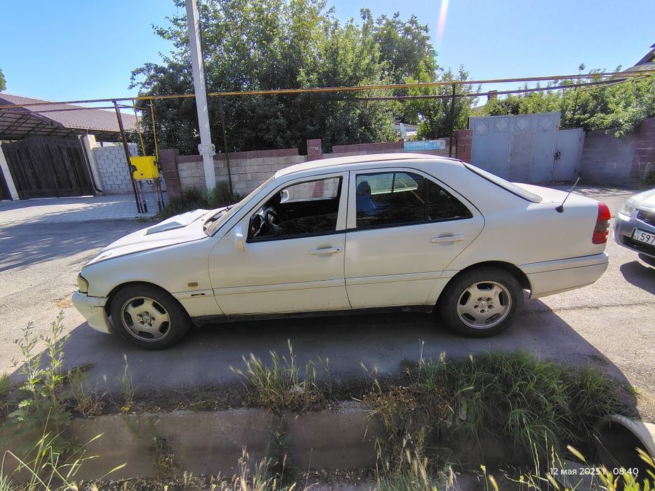 Мерседес 180 продаётся