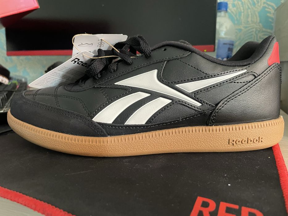 Продам reebok оригинал кросовки