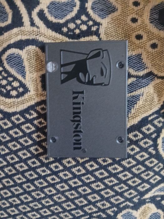 Vand monitor si sursa si placa de geiming  si  pe tote le vand