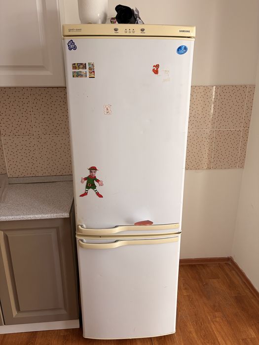 Холодильник Samsung