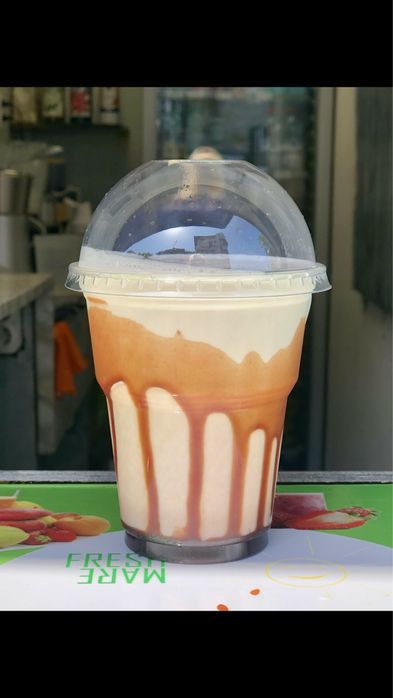 Продавам чаши и шишета за фреш, фрапе, от 500 мл и 300 мл