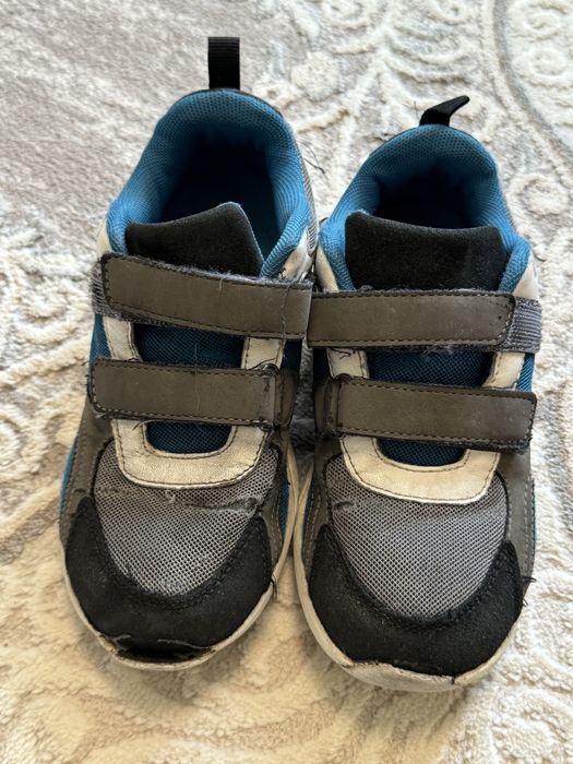 Детские кроссовки