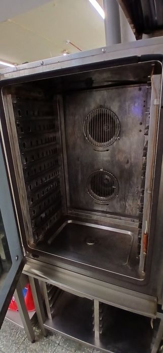 Професионално кухненско оборудване.