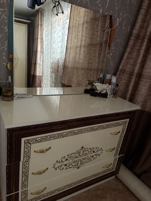 Спальный гарнитур