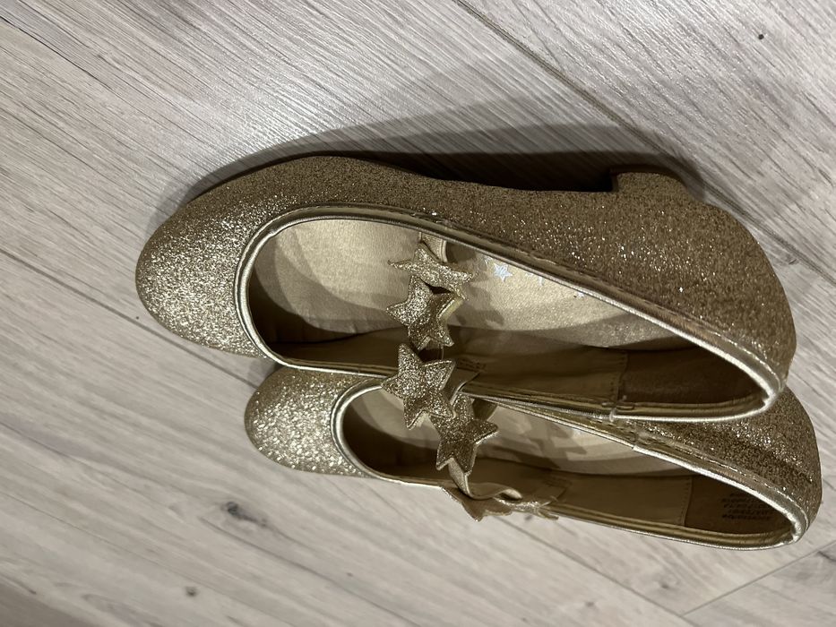 Детские туфли золотистые