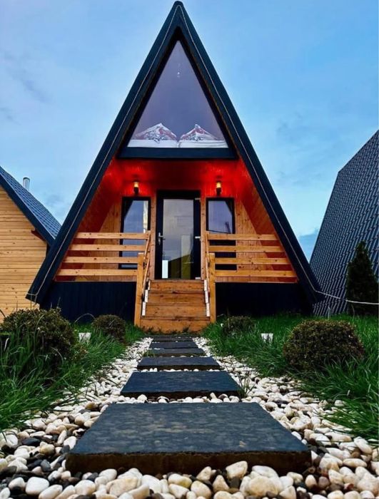 Executam cabane A frame